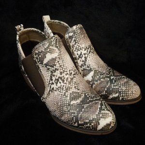 Pierre dumas ankle booties